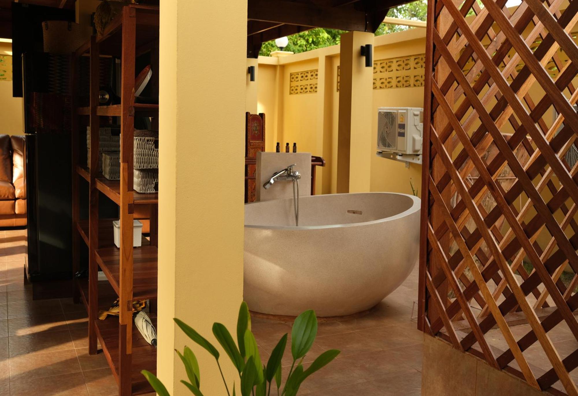 Banyasamui Wooden House, Sauna, Cold & Hot Bath In Koh Samui Amphoe Koksamui Bagian luar foto